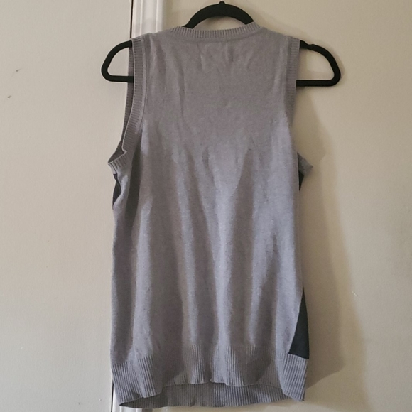 Top - Picture 2 of 2